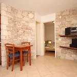 شقة With Wifi Basanija, Umag - 7148
