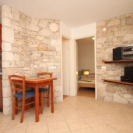 Lejlighed With Wifi Basanija, Umag - 7148
